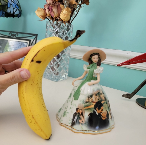 Bradford Scarlett O'Hara Figurine - Picture 4 of 9